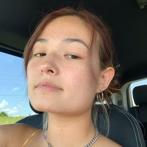 Meet your Posher, Becca